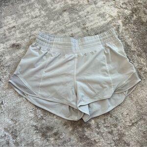 Lululemon Hotty Hot High-Rise Lined Short 2.5”